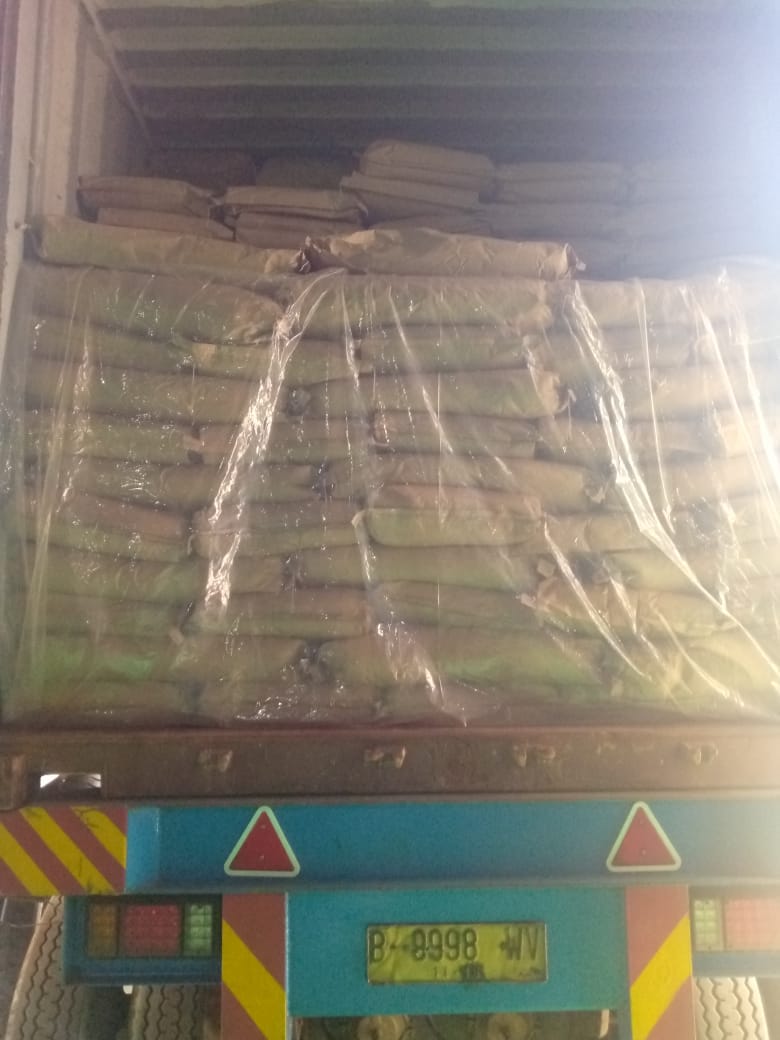 loading shipment 14